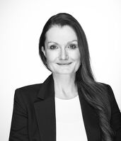 Ansprechpartner Frau Julika Hils